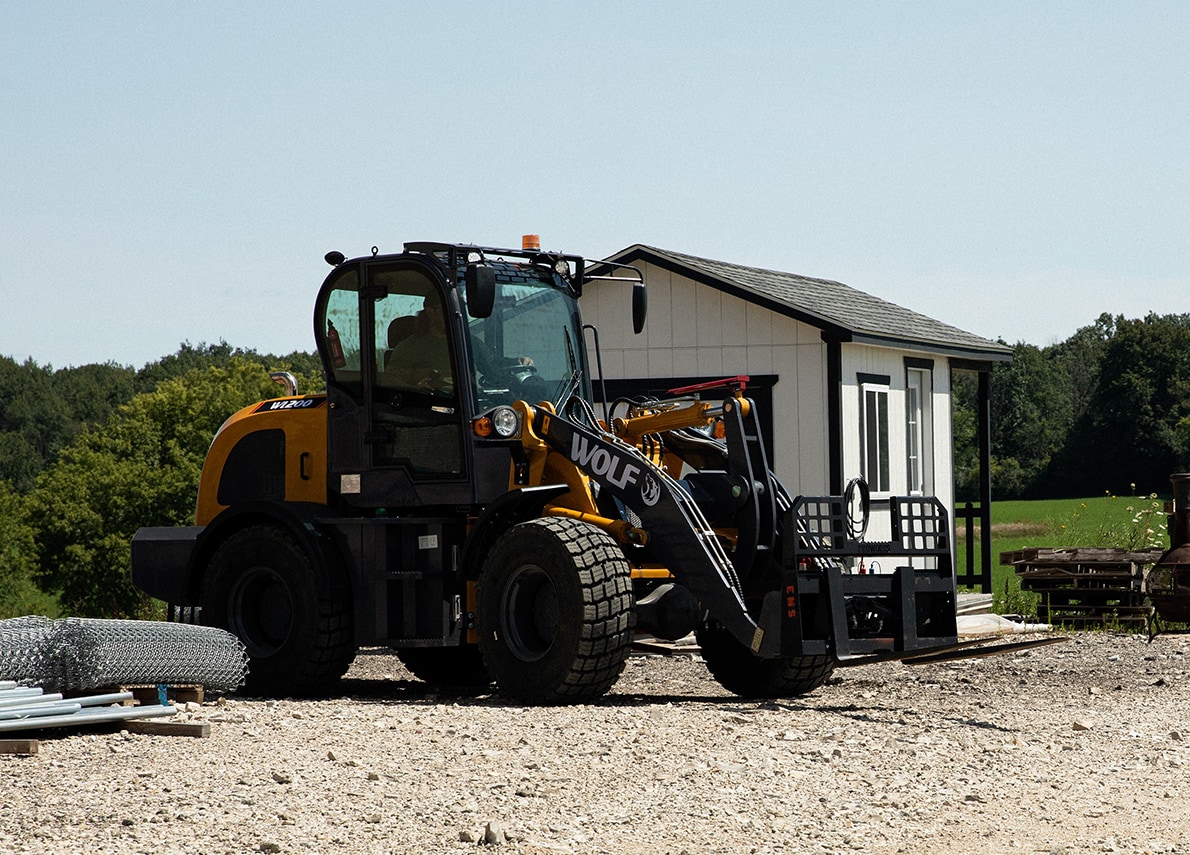 WL200 with pallet forks